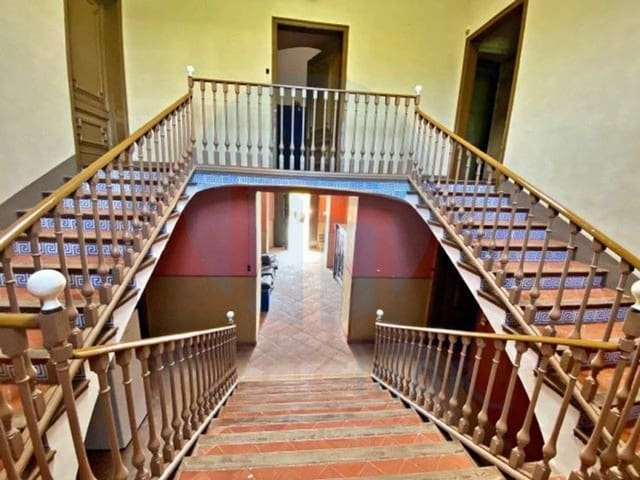 10 Zimmer Villa zu verkaufen in Tortosa mit Pool - 950.000 € (Ref: 10131437)