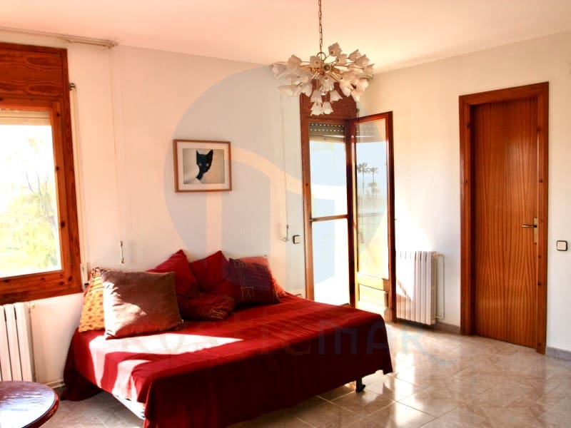 4 bedroom Villa for sale in L'Ampolla with garage - € 520,000 (Ref: 8994843)