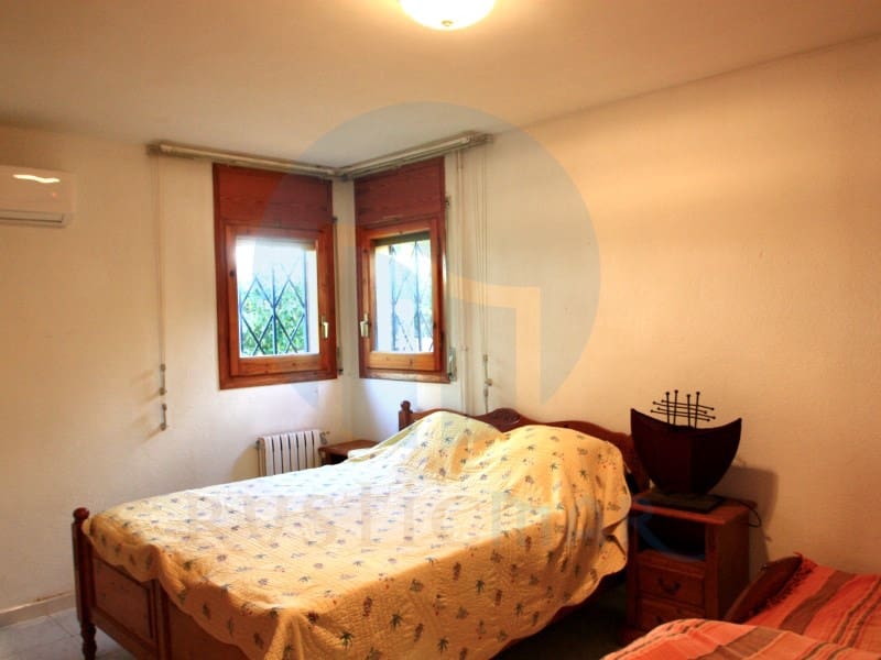 4 bedroom Villa for sale in L'Ampolla with garage - € 520,000 (Ref: 8994843)