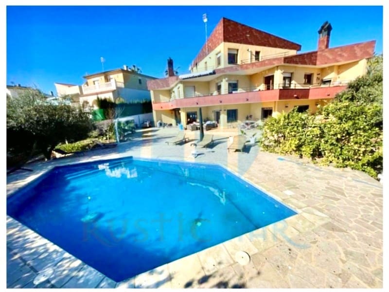 4 bedroom Villa for sale in L'Ampolla with garage - € 520,000 (Ref: 8994843)