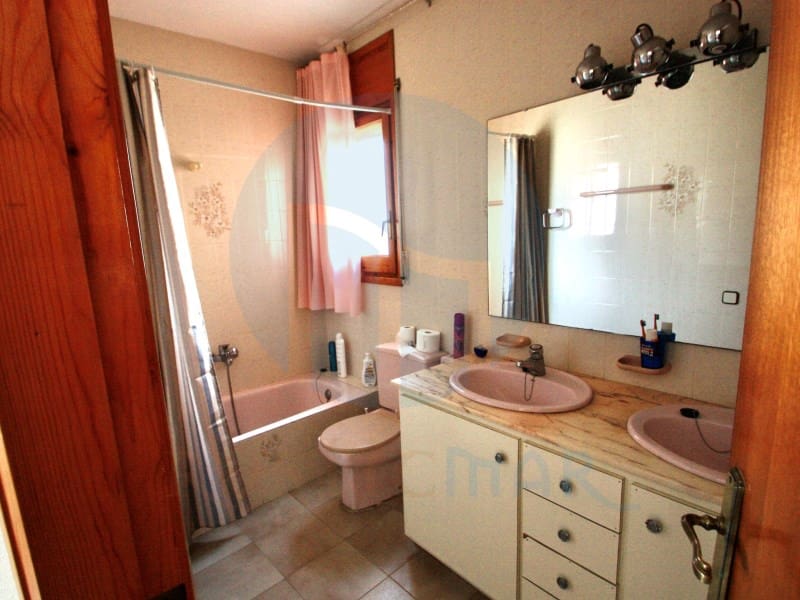 4 bedroom Villa for sale in L'Ampolla with garage - € 520,000 (Ref: 8994843)