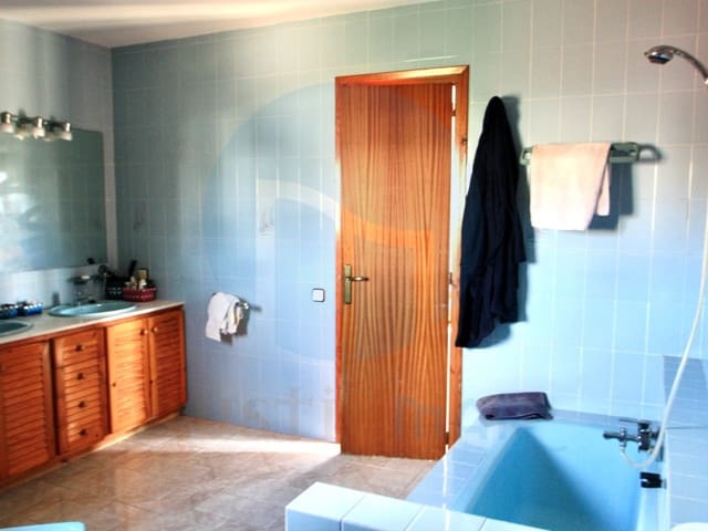 4 slaapkamer Villa te koop in L'Ampolla met garage - € 520.000 (Ref: 8994843)