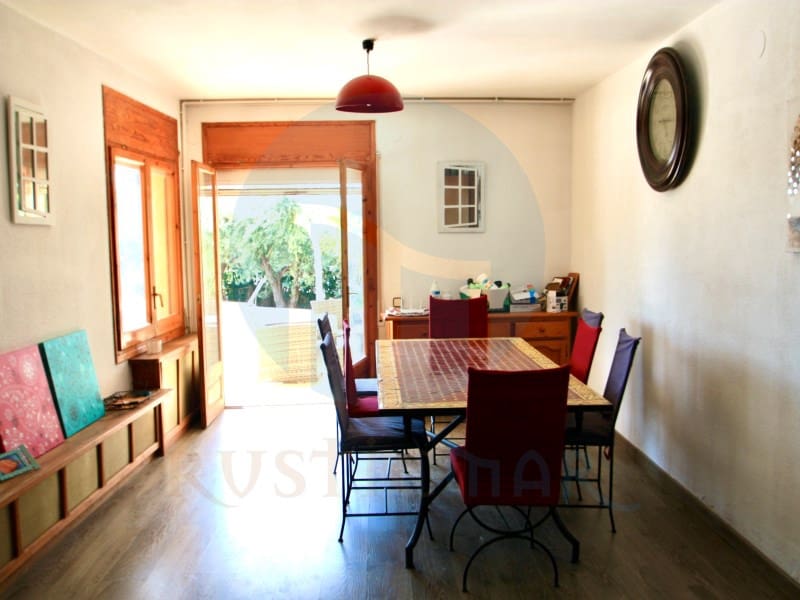 4 bedroom Villa for sale in L'Ampolla with garage - € 520,000 (Ref: 8994843)