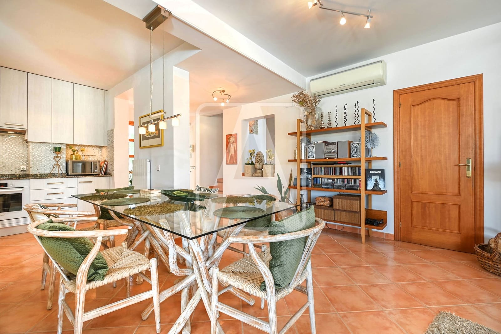 4 bedroom Villa for sale in Benissa with pool garage - € 925,000 (Ref: 10014157)