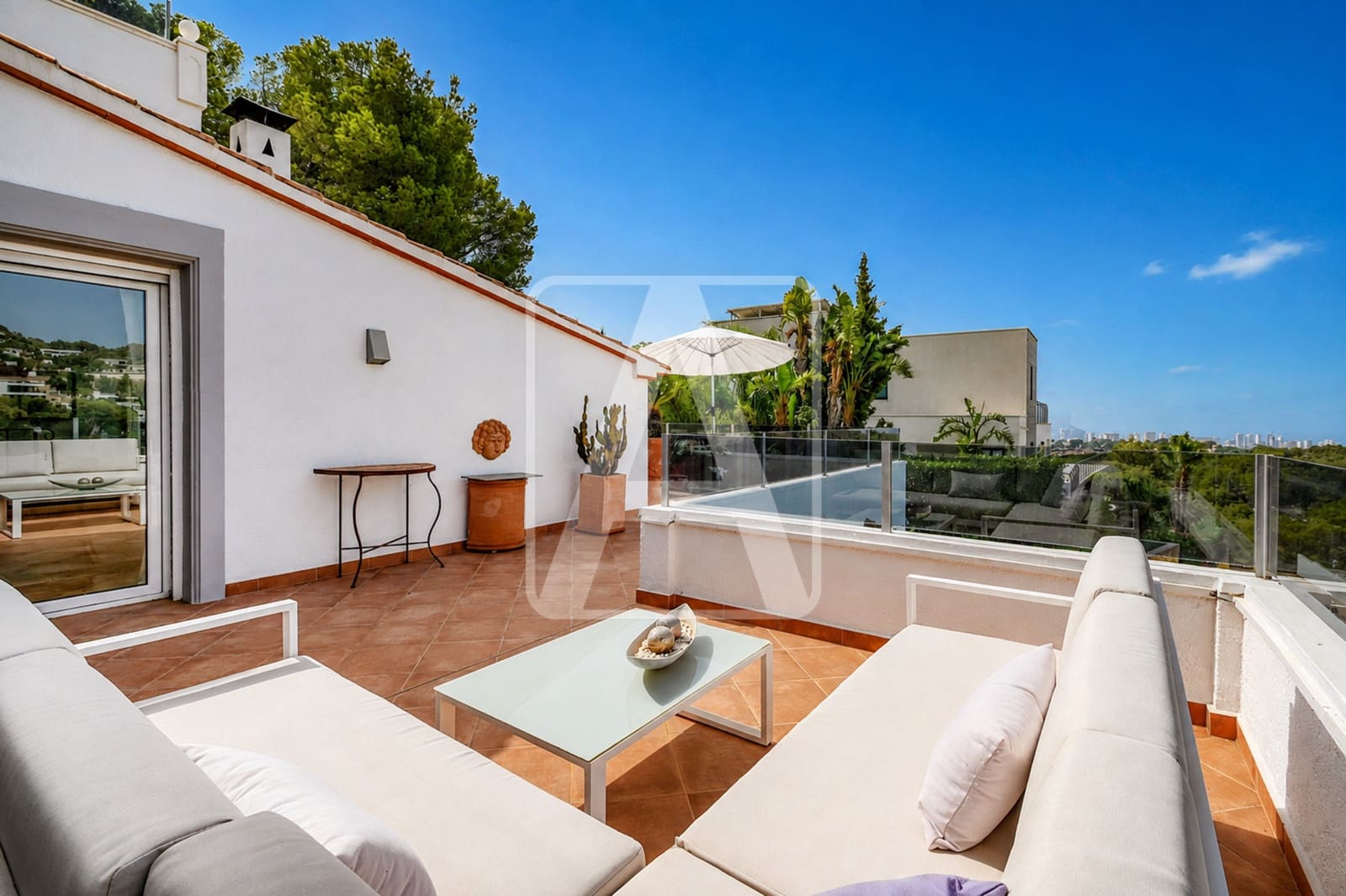4 bedroom Villa for sale in Benissa with pool garage - € 925,000 (Ref: 10014157)