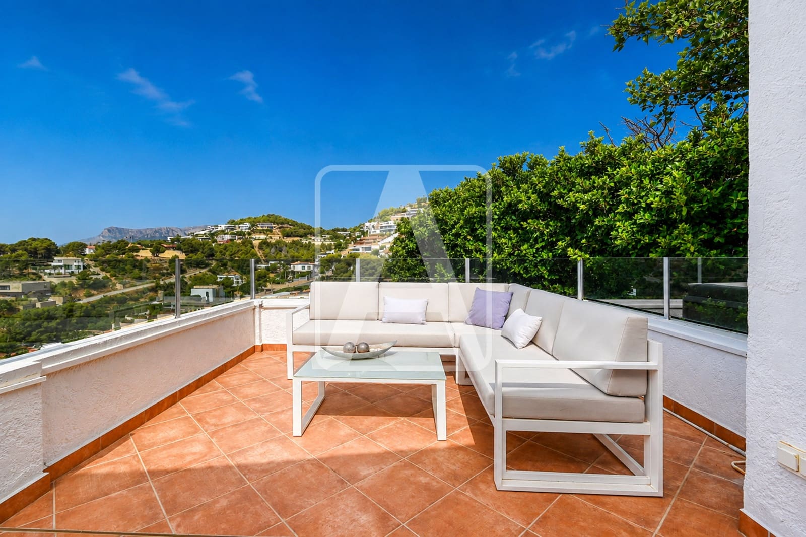 4 bedroom Villa for sale in Benissa with pool garage - € 925,000 (Ref: 10014157)