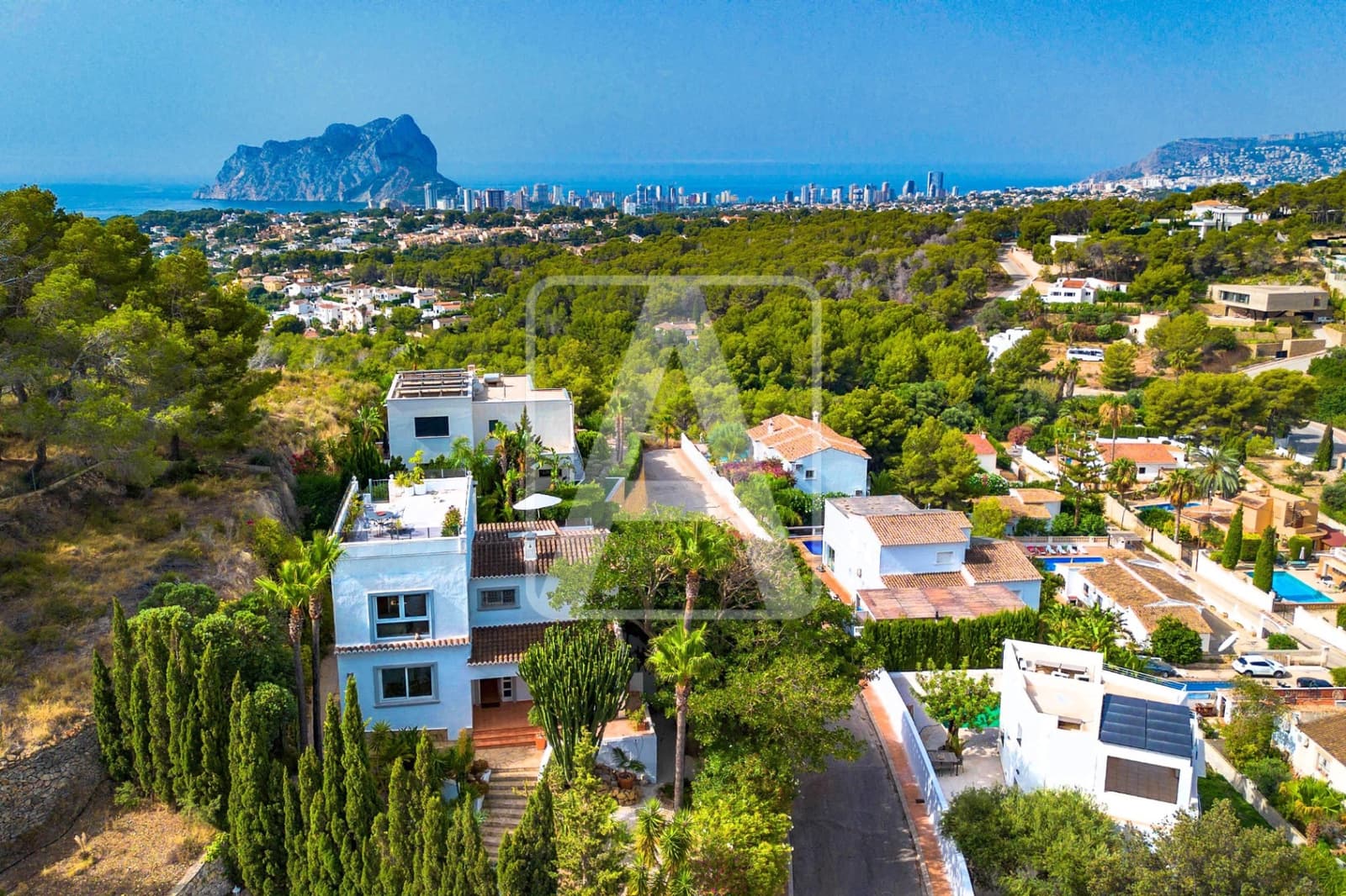 4 bedroom Villa for sale in Benissa with pool garage - € 925,000 (Ref: 10014157)