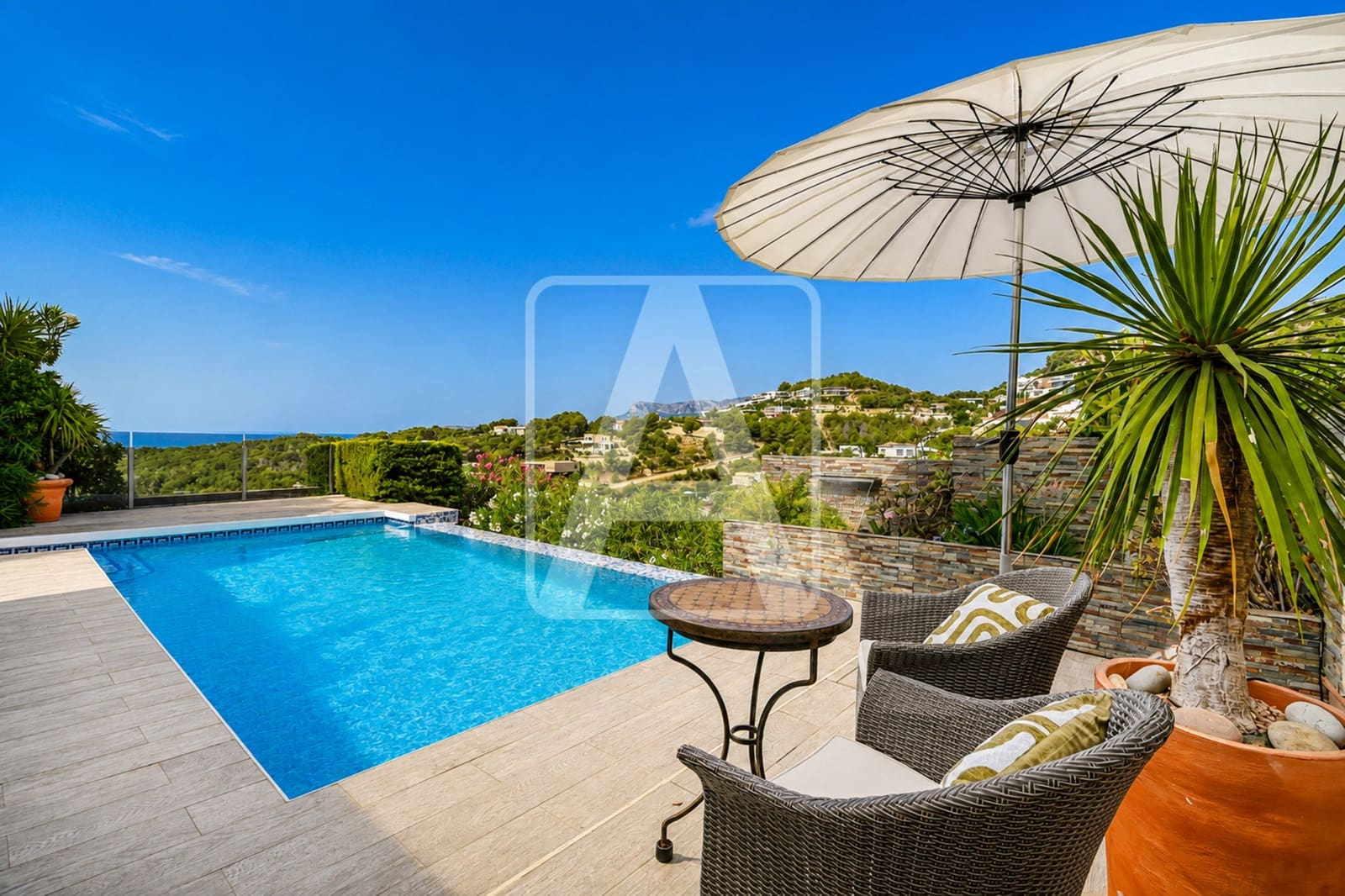 4 bedroom Villa for sale in Benissa with pool garage - € 925,000 (Ref: 10014157)