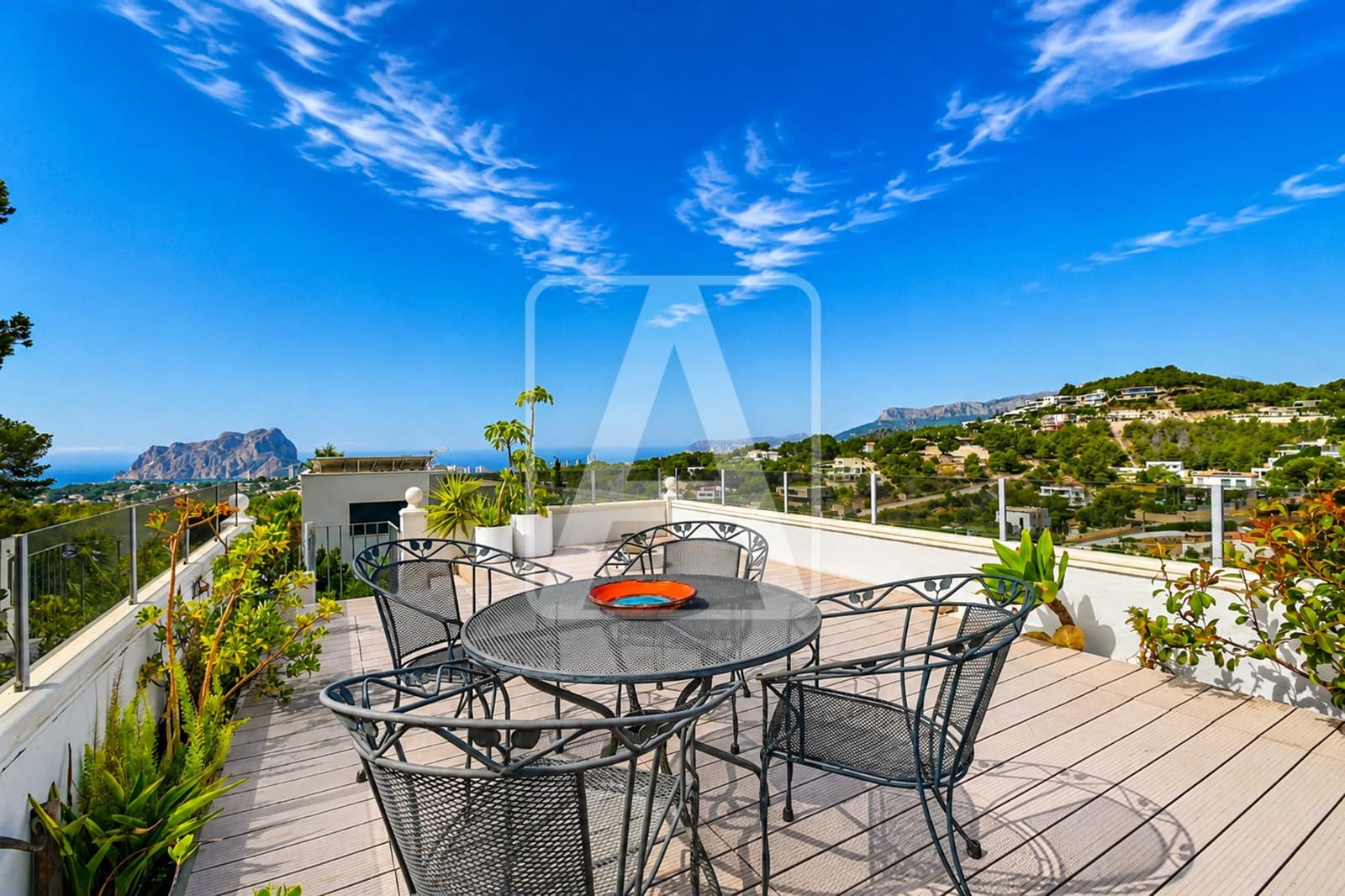 4 bedroom Villa for sale in Benissa with pool garage - € 925,000 (Ref: 10014157)