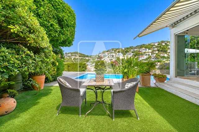4 bedroom Villa for sale in Benissa with pool garage - € 925,000 (Ref: 10014157)