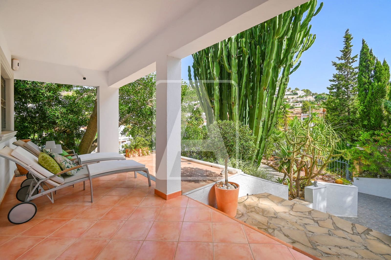 4 bedroom Villa for sale in Benissa with pool garage - € 925,000 (Ref: 10014157)
