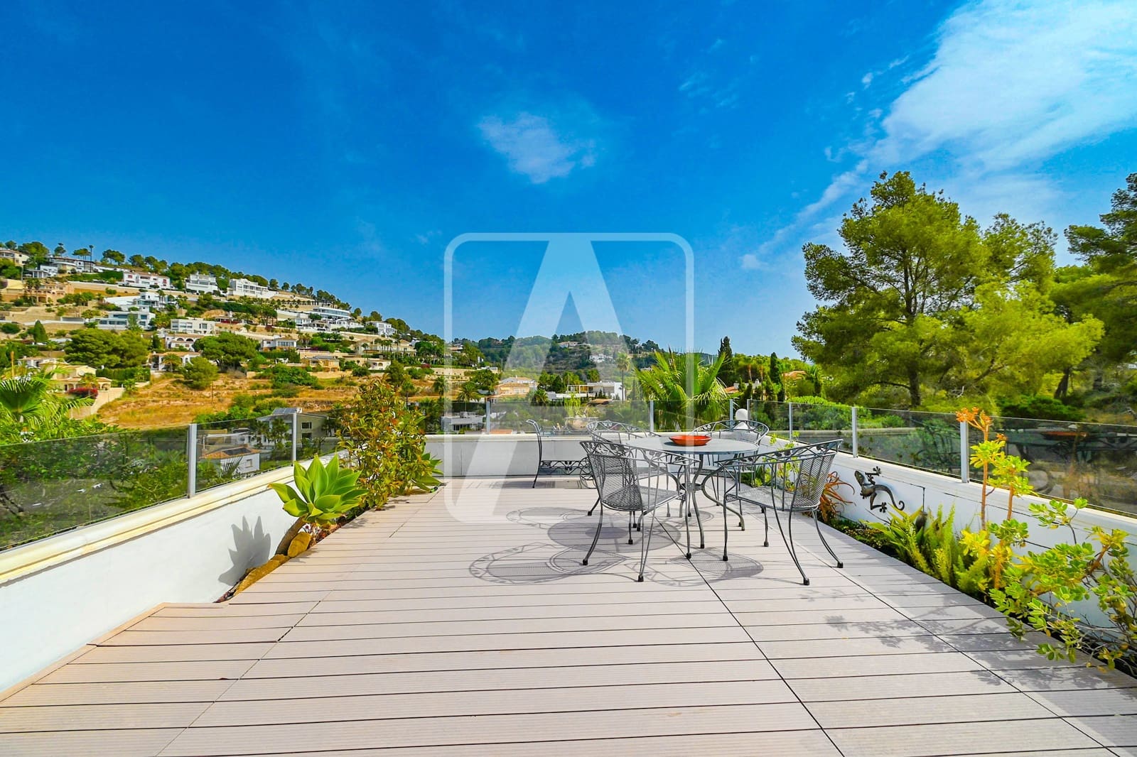 4 bedroom Villa for sale in Benissa with pool garage - € 925,000 (Ref: 10014157)