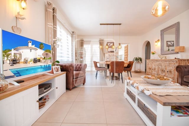 3 bedroom Villa for sale in Benissa with pool garage - € 597,000 (Ref: 10014158)