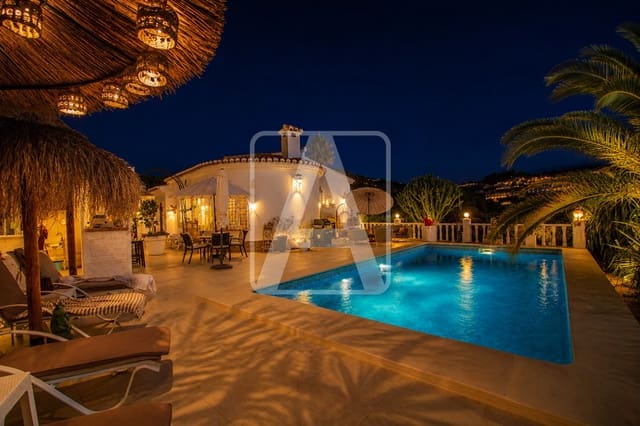 3 bedroom Villa for sale in Benissa with pool garage - € 597,000 (Ref: 10014158)