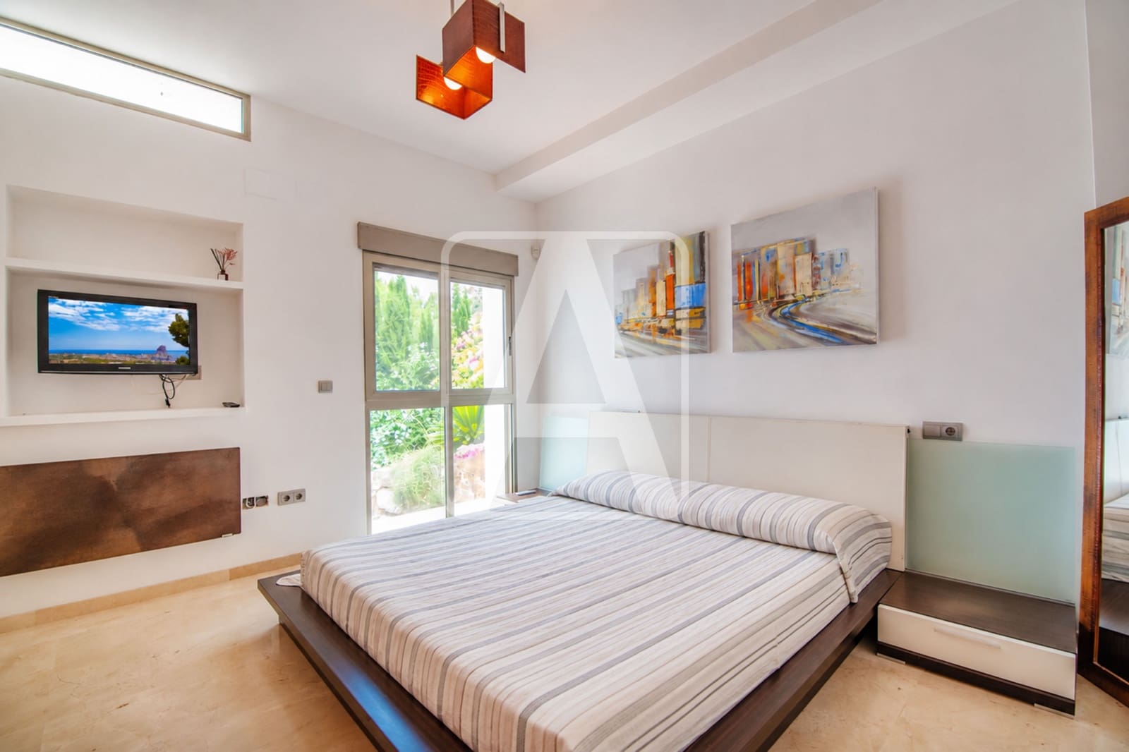 5 bedroom Villa for sale in Calpe / Calp with pool garage - € 1,250,000 (Ref: 10016871)