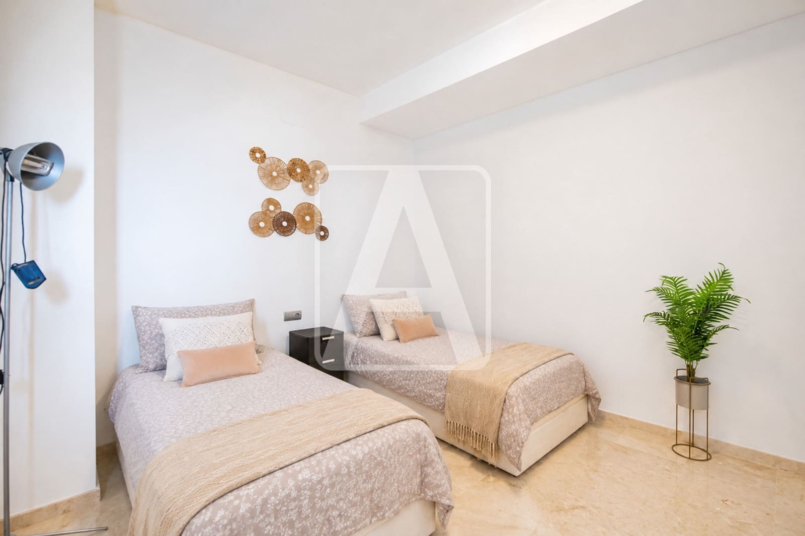 5 bedroom Villa for sale in Calpe / Calp with pool garage - € 1,250,000 (Ref: 10016871)