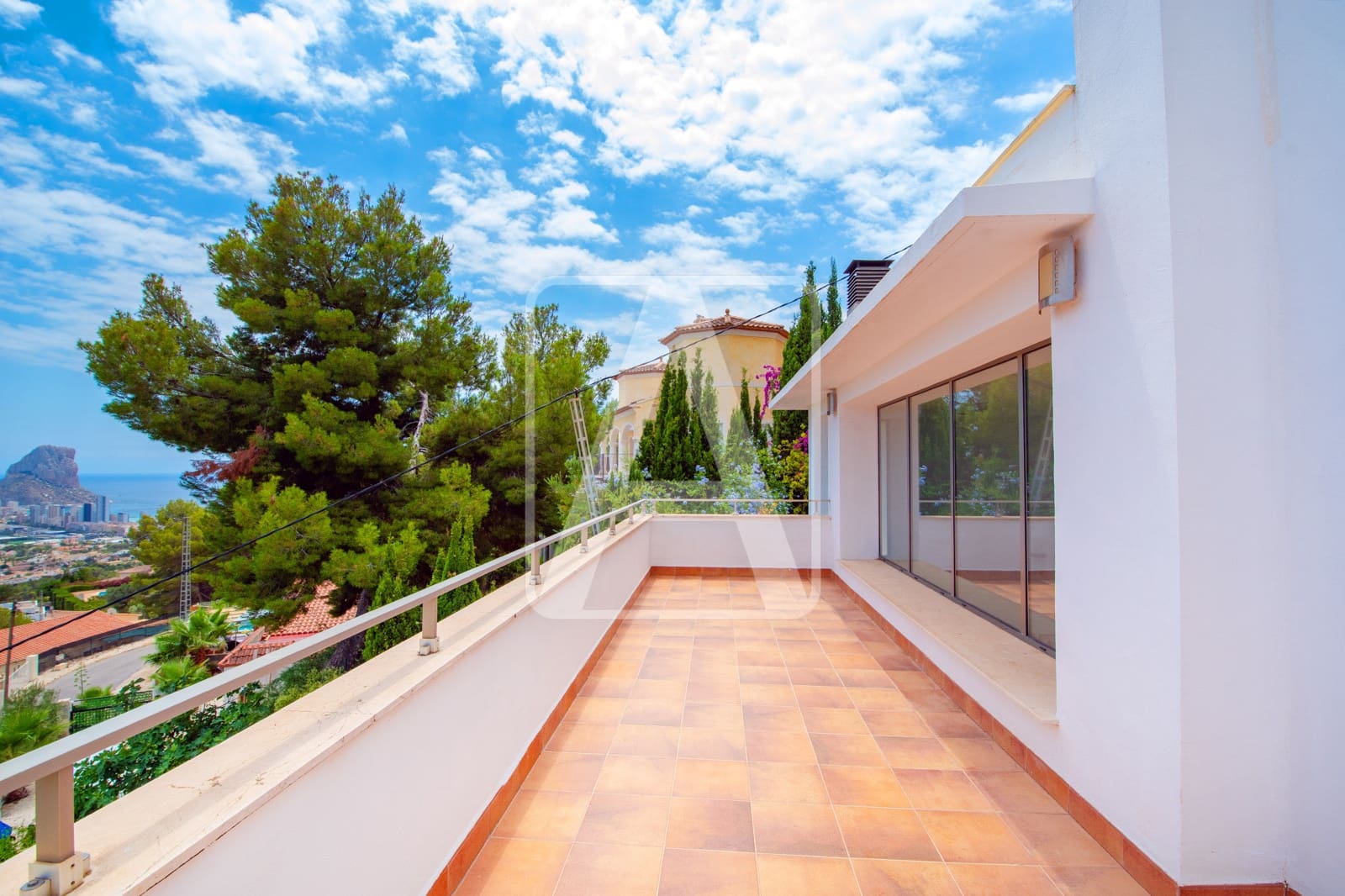 5 bedroom Villa for sale in Calpe / Calp with pool garage - € 1,250,000 (Ref: 10016871)