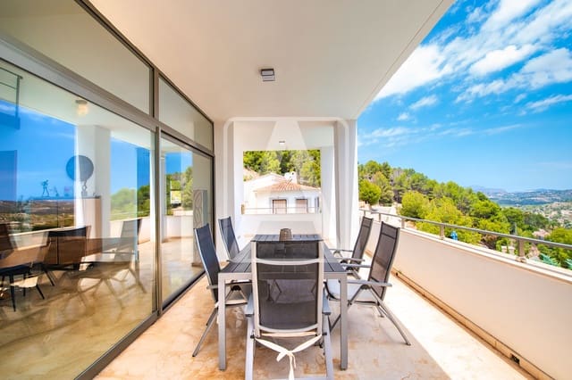 5 soveværelse Villa til salg i Calpe / Calp med swimmingpool garage - € 1.250.000 (Ref: 10016871)