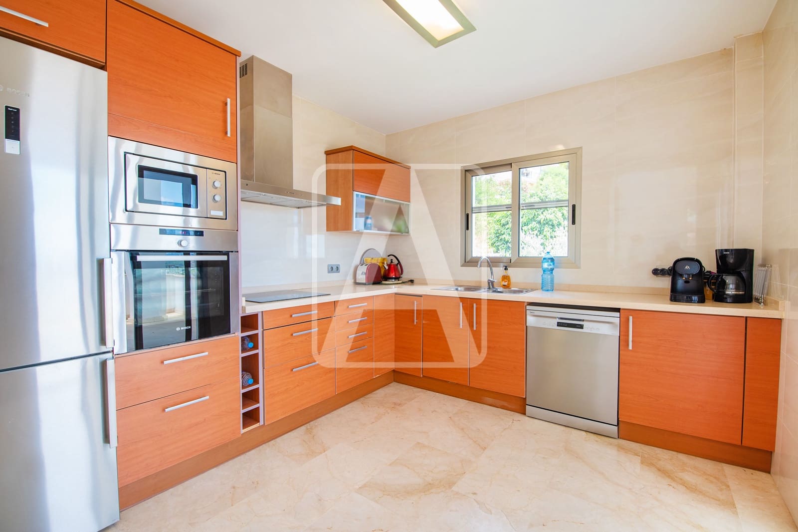 5 bedroom Villa for sale in Calpe / Calp with pool garage - € 1,250,000 (Ref: 10016871)