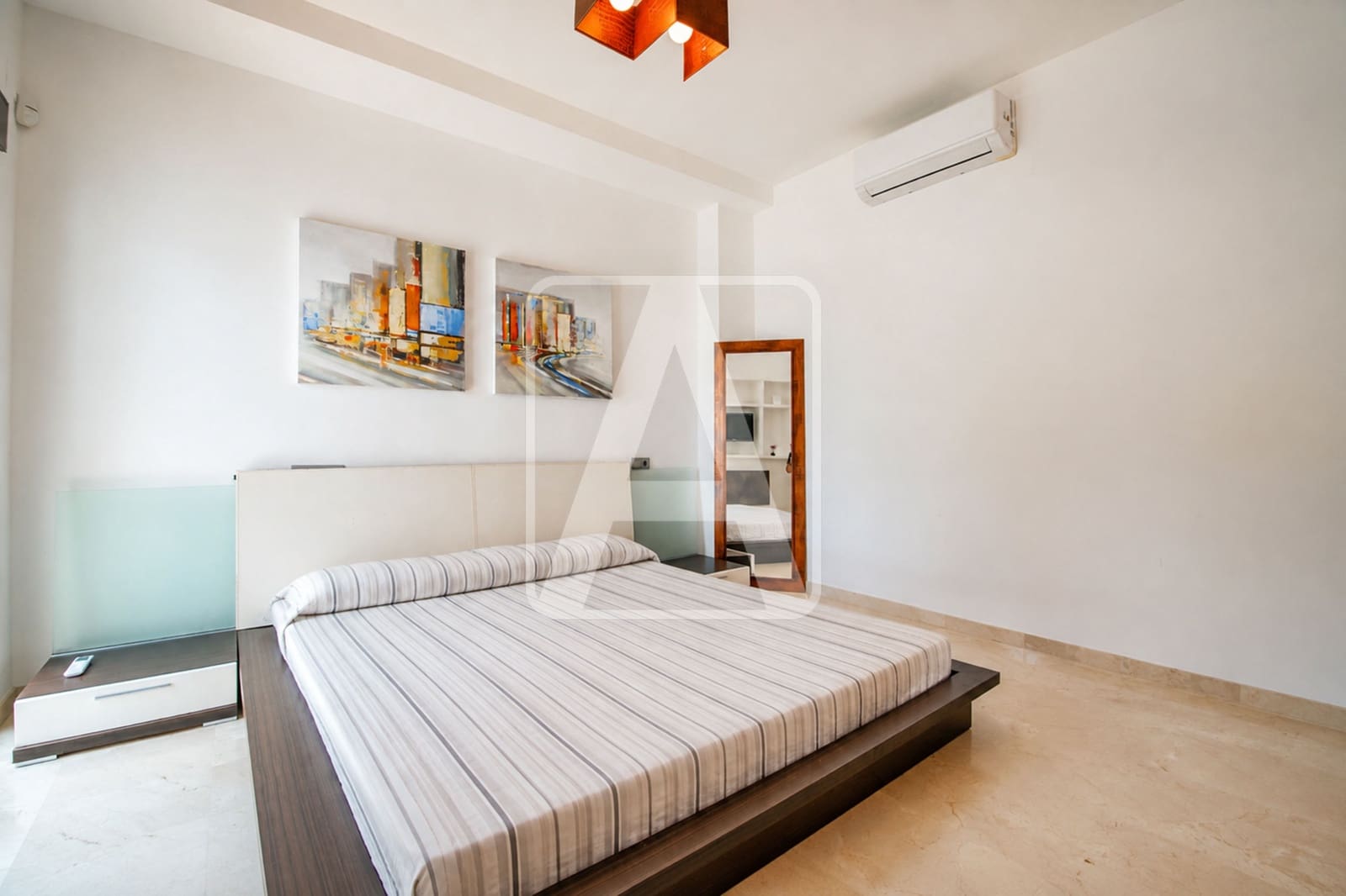 5 bedroom Villa for sale in Calpe / Calp with pool garage - € 1,250,000 (Ref: 10016871)