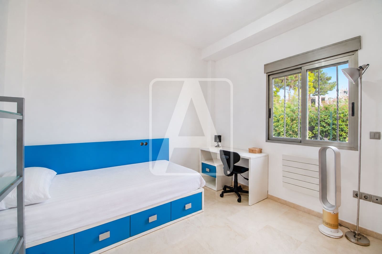 5 bedroom Villa for sale in Calpe / Calp with pool garage - € 1,250,000 (Ref: 10016871)