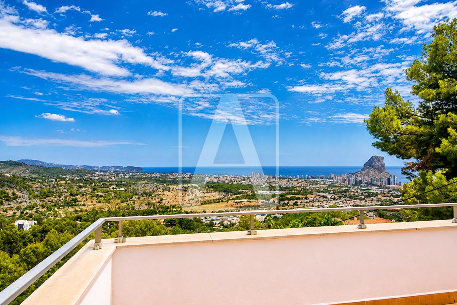 5 bedroom Villa for sale in Calpe / Calp with pool garage - € 1,250,000 (Ref: 10016871)