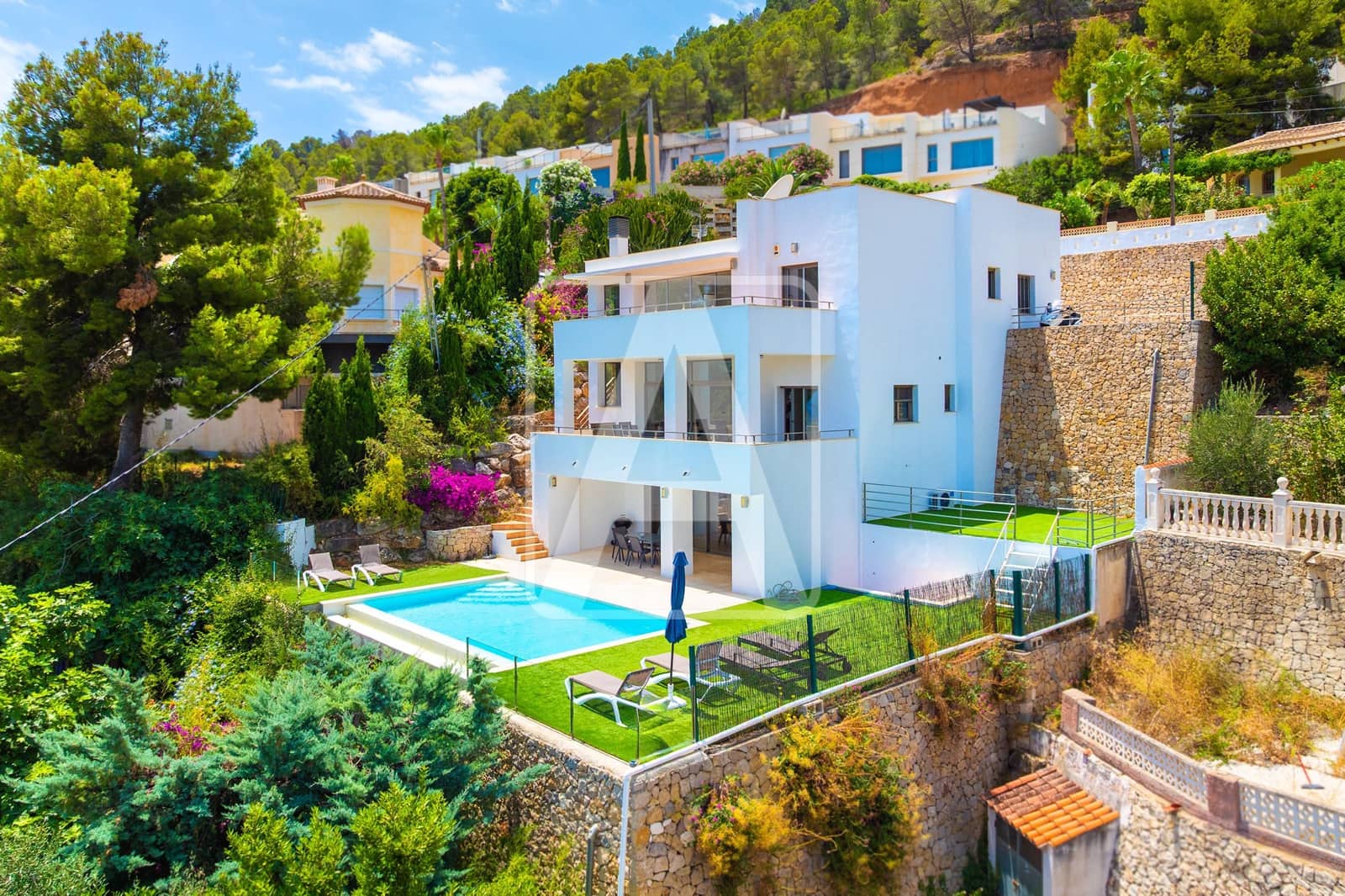5 bedroom Villa for sale in Calpe / Calp with pool garage - € 1,250,000 (Ref: 10016871)