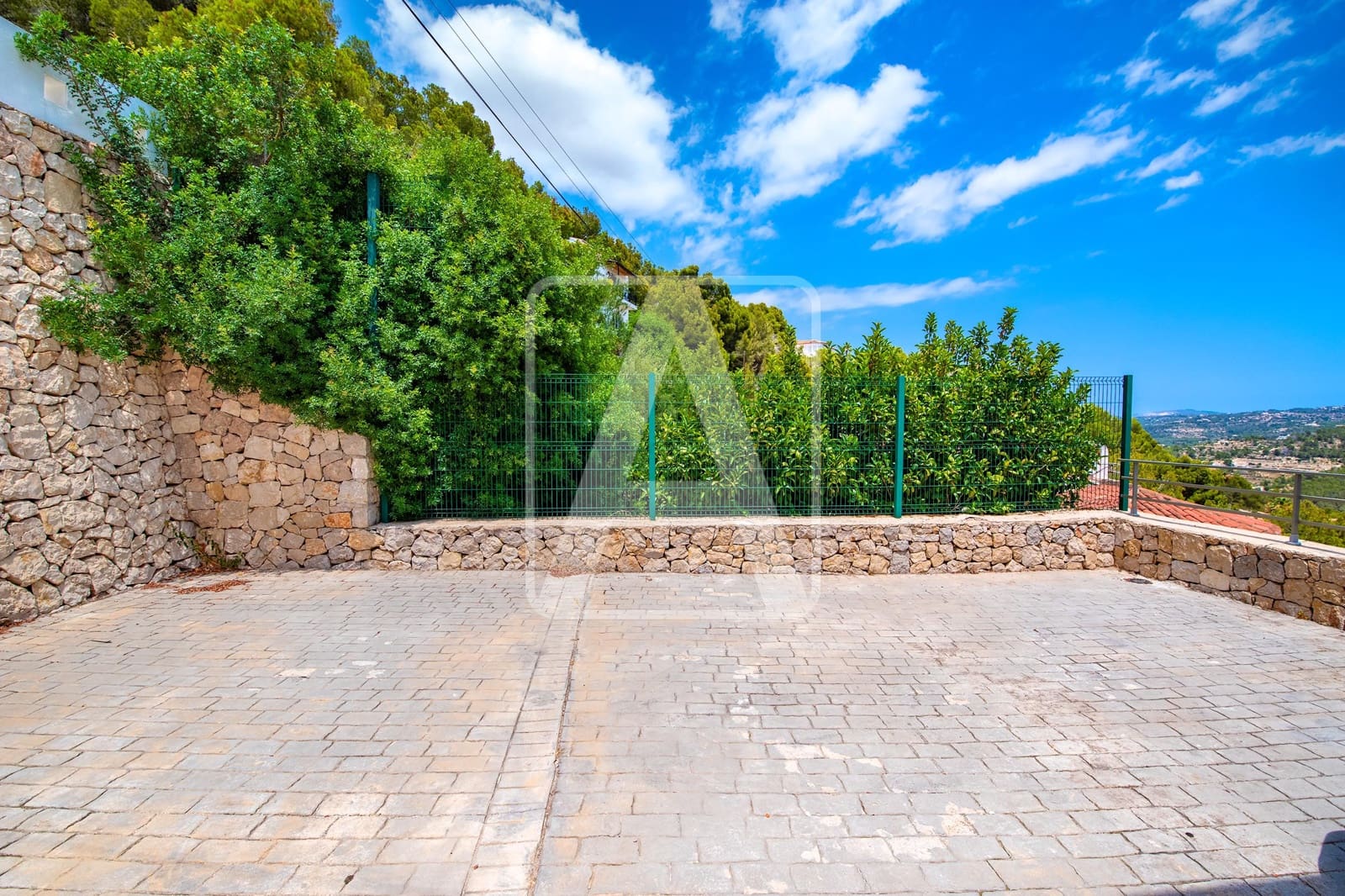 5 bedroom Villa for sale in Calpe / Calp with pool garage - € 1,250,000 (Ref: 10016871)