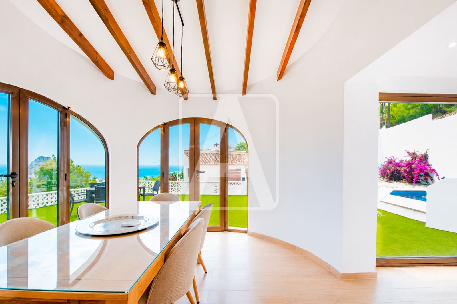 3 bedroom Villa for sale in Calpe / Calp with pool garage - € 699,000 (Ref: 10016872)
