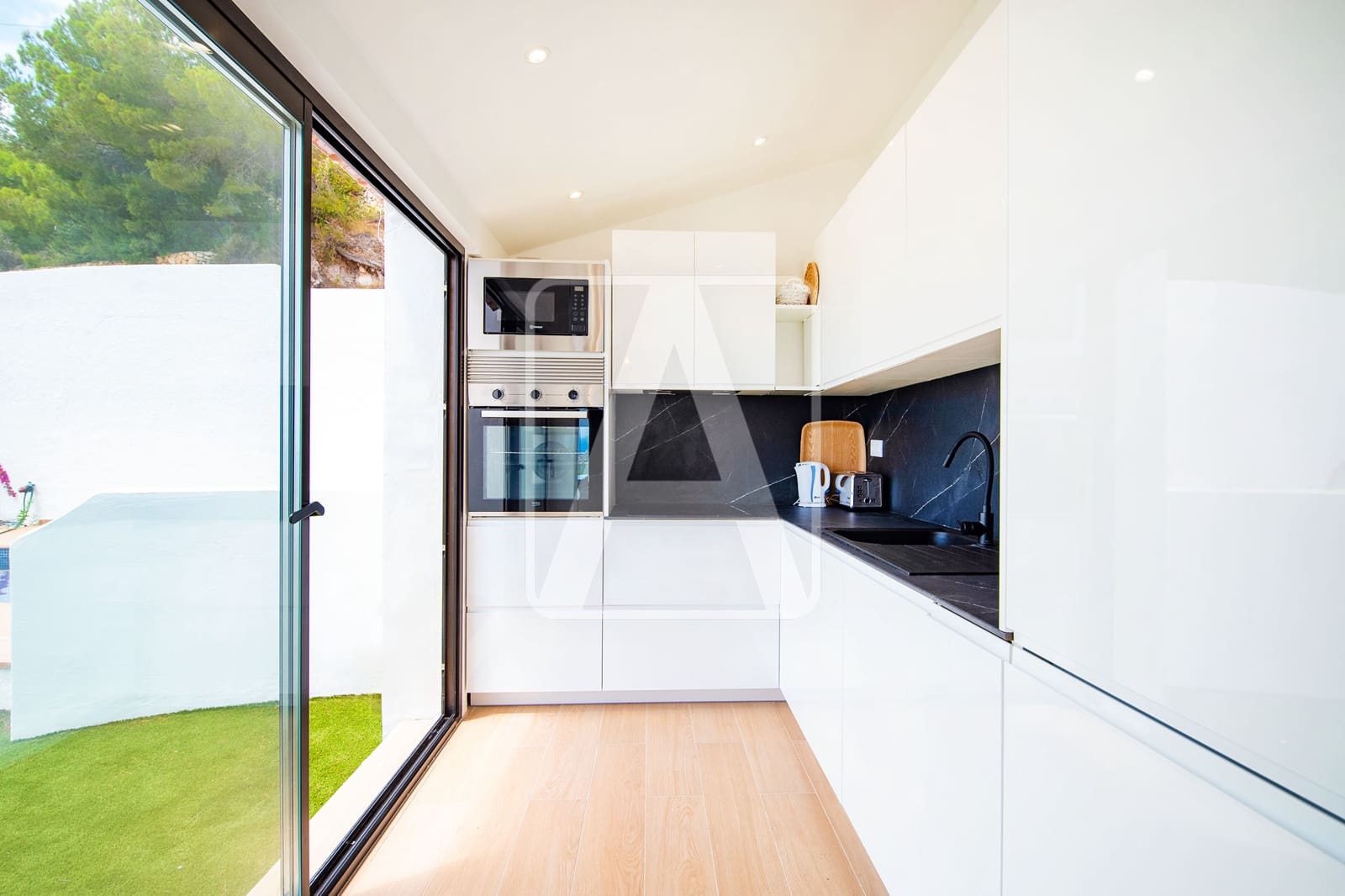 3 bedroom Villa for sale in Calpe / Calp with pool garage - € 699,000 (Ref: 10016872)