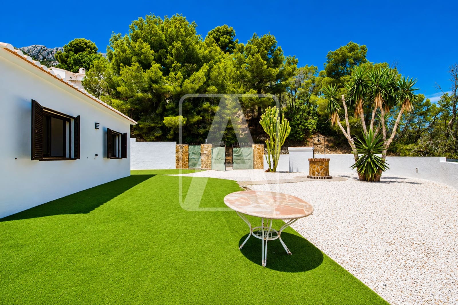 3 bedroom Villa for sale in Calpe / Calp with pool garage - € 699,000 (Ref: 10016872)