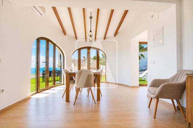 3 makuuhuone Huvila myytävänä paikassa Calpe / Calp mukana uima-altaan 
autotalli - 699 000 € (Ref: 10016872)