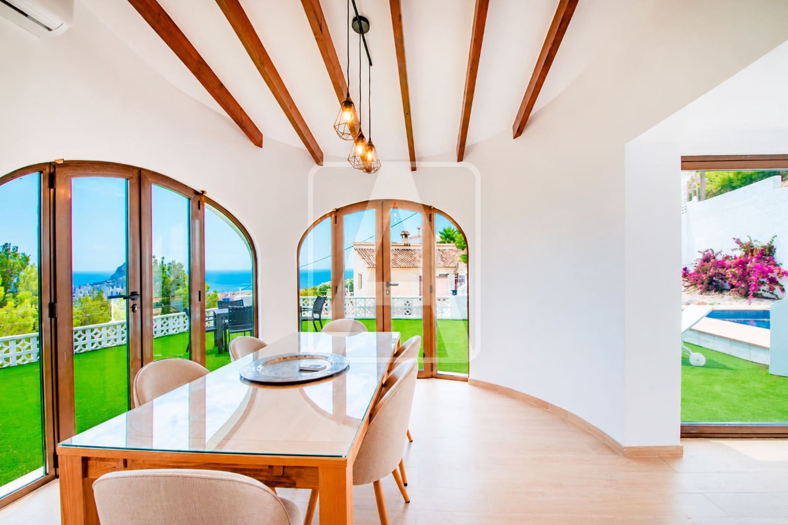 3 bedroom Villa for sale in Calpe / Calp with pool garage - € 699,000 (Ref: 10016872)