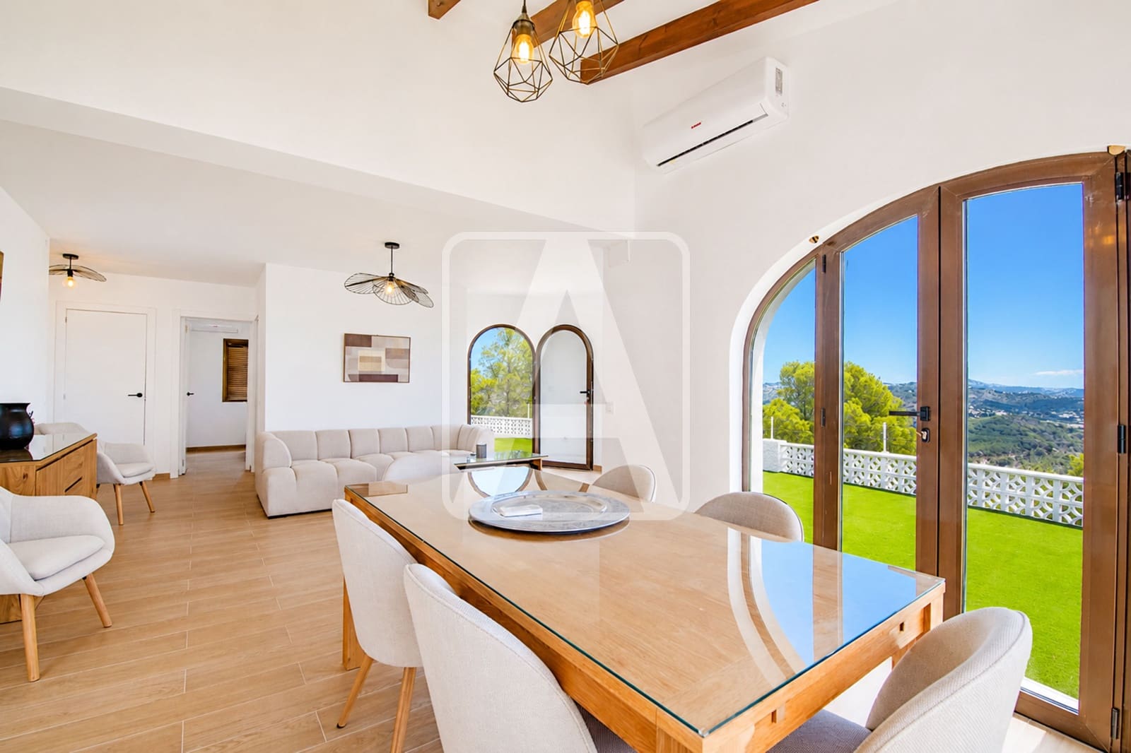 3 bedroom Villa for sale in Calpe / Calp with pool garage - € 699,000 (Ref: 10016872)
