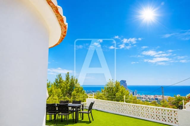 3 makuuhuone Huvila myytävänä paikassa Calpe / Calp mukana uima-altaan 
autotalli - 699 000 € (Ref: 10016872)