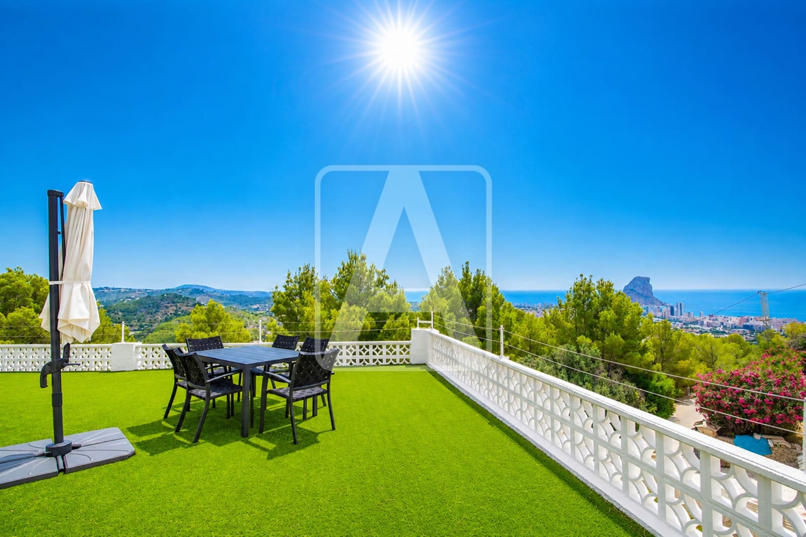3 bedroom Villa for sale in Calpe / Calp with pool garage - € 699,000 (Ref: 10016872)