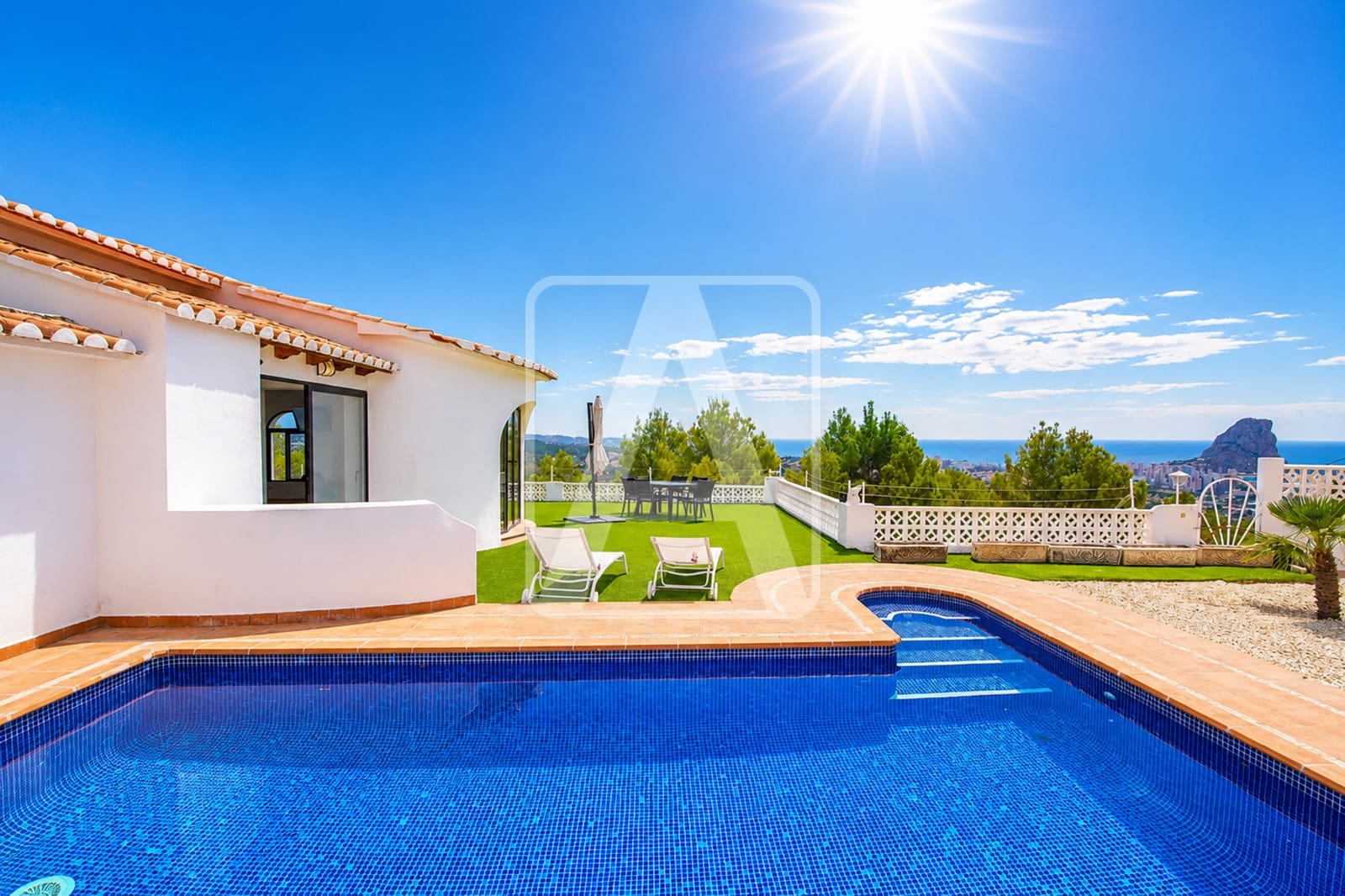 3 bedroom Villa for sale in Calpe / Calp with pool garage - € 699,000 (Ref: 10016872)