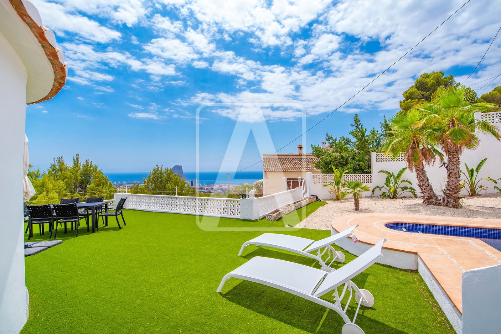 3 bedroom Villa for sale in Calpe / Calp with pool garage - € 699,000 (Ref: 10016872)