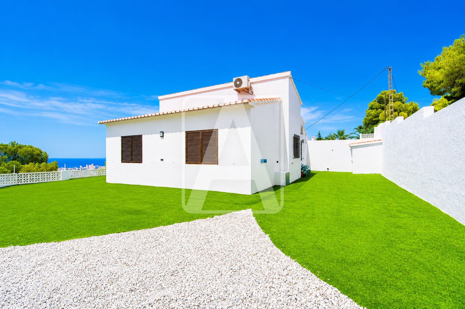 3 bedroom Villa for sale in Calpe / Calp with pool garage - € 699,000 (Ref: 10016872)