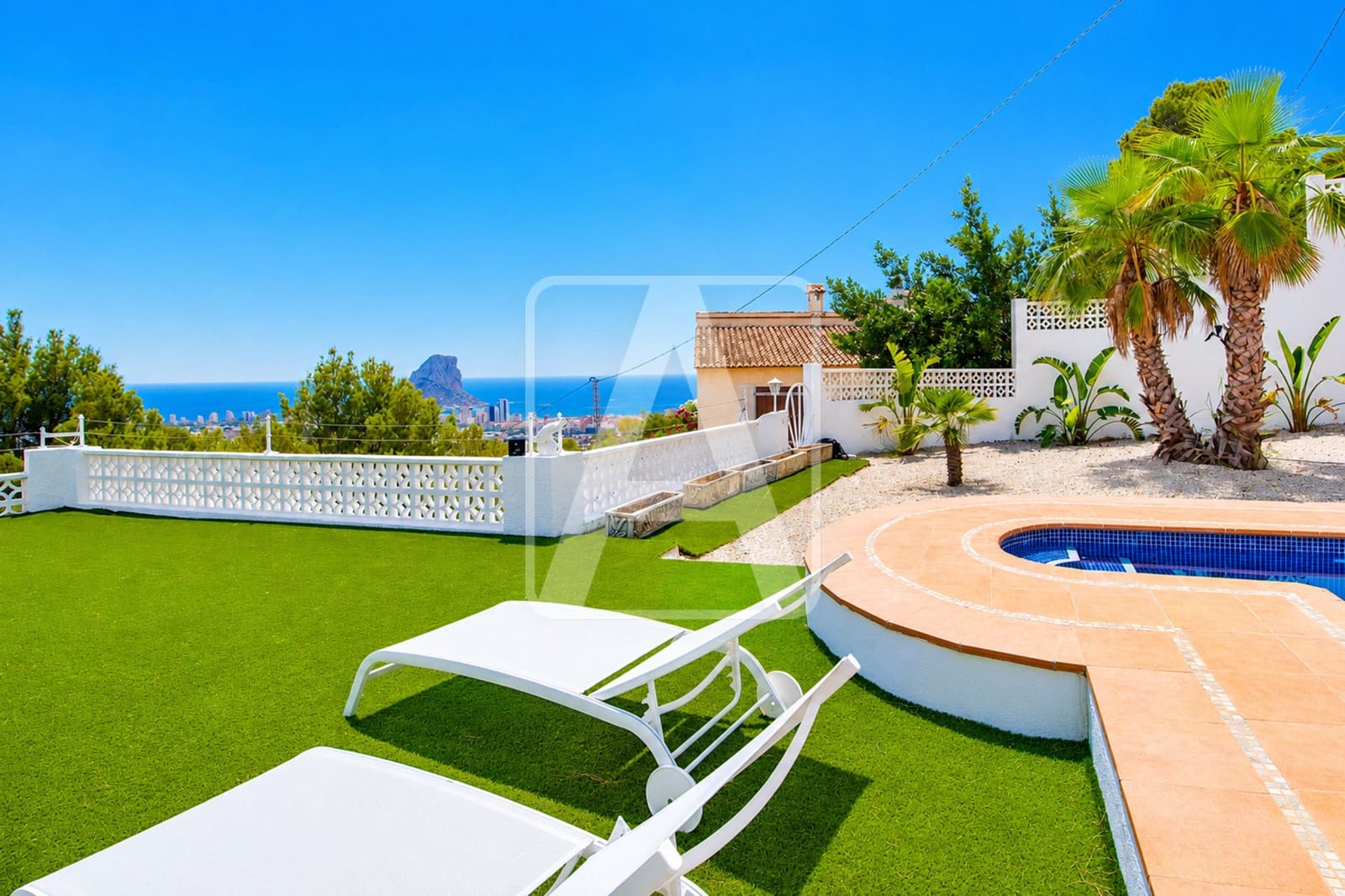 3 bedroom Villa for sale in Calpe / Calp with pool garage - € 699,000 (Ref: 10016872)