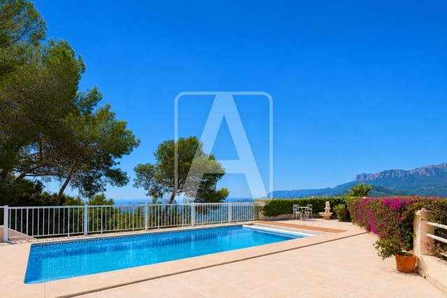 3 chambre Villa/Maison à vendre à Calpe / Calp avec garage - 849 000 € (Ref: 10024926)