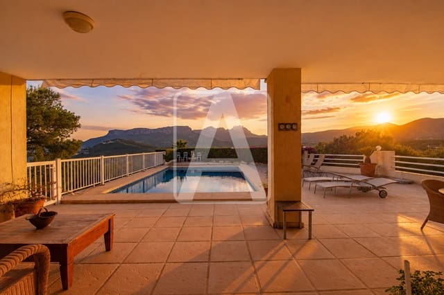 3 chambre Villa/Maison à vendre à Calpe / Calp avec garage - 849 000 € (Ref: 10024926)