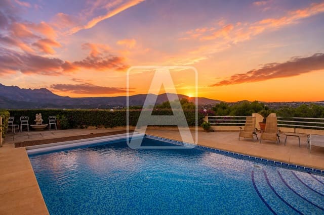 3 chambre Villa/Maison à vendre à Calpe / Calp avec garage - 849 000 € (Ref: 10024926)