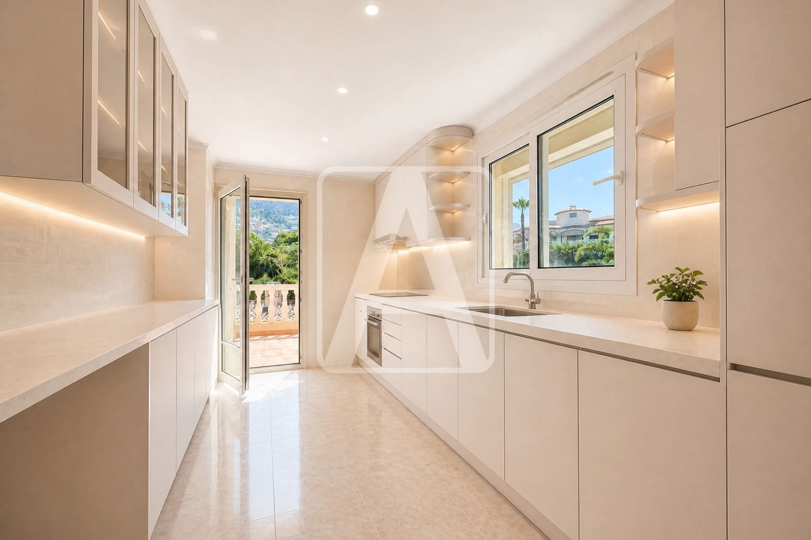 5 bedroom Villa for sale in Calpe / Calp with pool garage - € 1,100,000 (Ref: 10033357)
