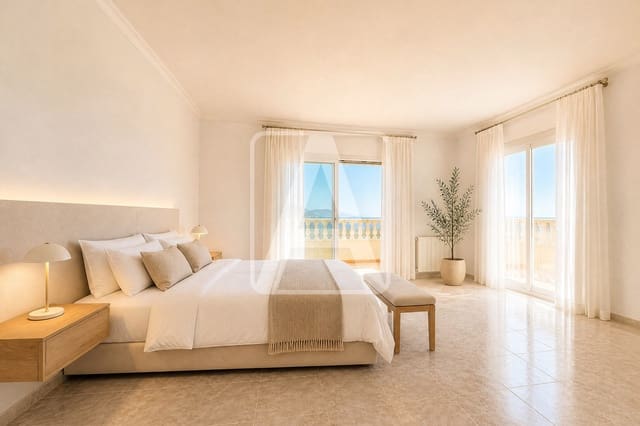 5 bedroom Villa for sale in Calpe / Calp with pool garage - € 1,100,000 (Ref: 10033357)