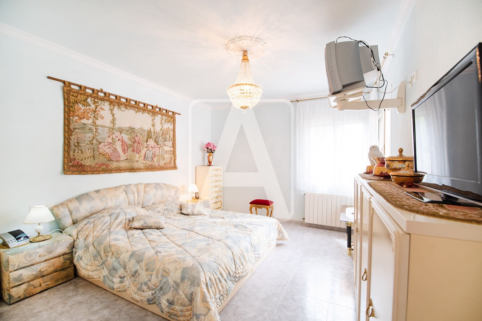 5 bedroom Villa for sale in Calpe / Calp with pool garage - € 1,100,000 (Ref: 10033357)