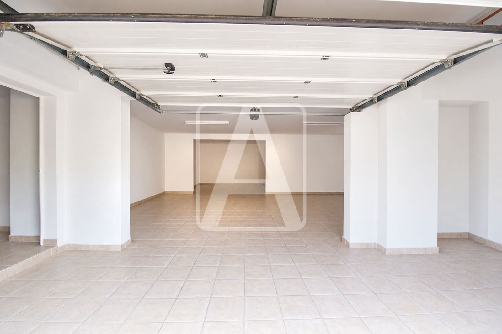 5 bedroom Villa for sale in Calpe / Calp with pool garage - € 1,100,000 (Ref: 10033357)