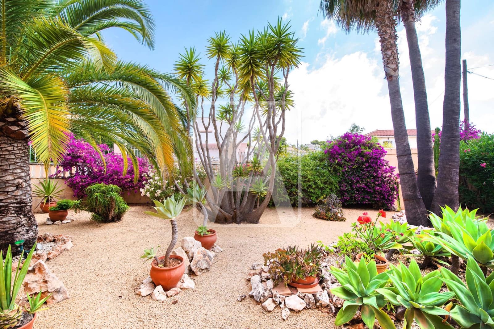 5 bedroom Villa for sale in Calpe / Calp with pool garage - € 1,100,000 (Ref: 10033357)