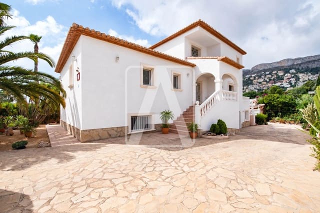 5 bedroom Villa for sale in Calpe / Calp with pool garage - € 1,100,000 (Ref: 10033357)