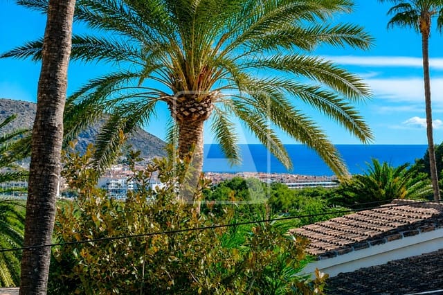 4 makuuhuone Huvila myytävänä paikassa Moraira, Teulada-Moraira mukana uima-altaan 
autotalli - 1 450 000 € (Ref: 10042161)